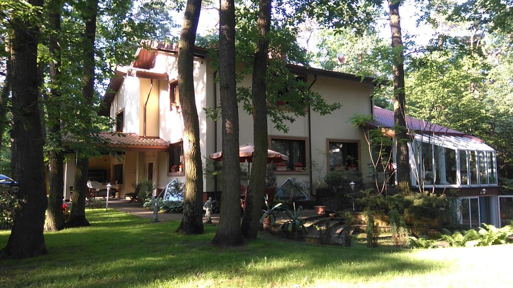 Villa Podkowa 포드코바 레스나 외부 사진